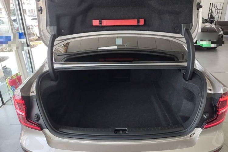Used Volvo S60 2023 B4 Zhiyi Luxury Edition Trunk