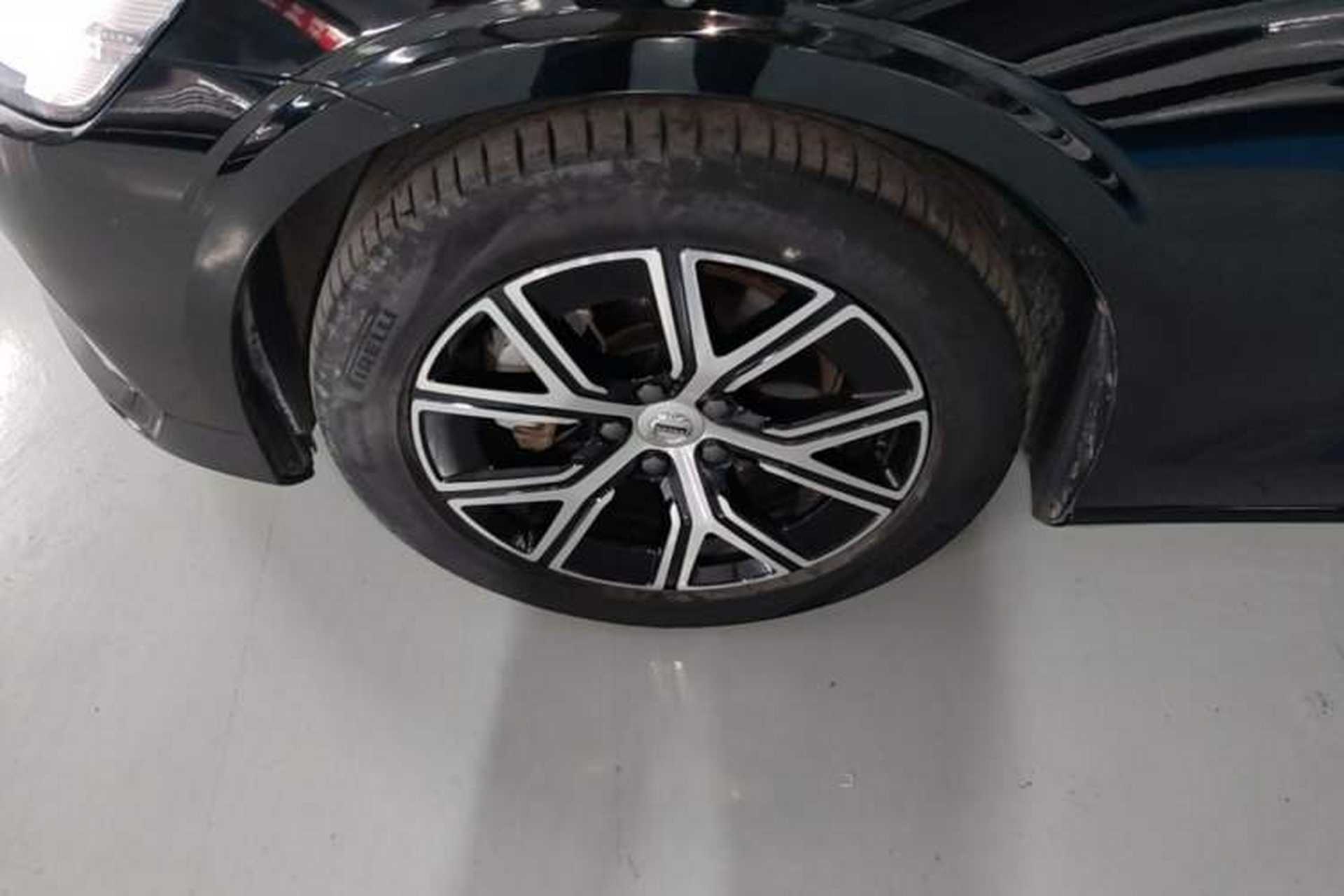 Used Volvo S60 2024 B4 Zhiyi Luxury Edition Left Front Wheel Hub