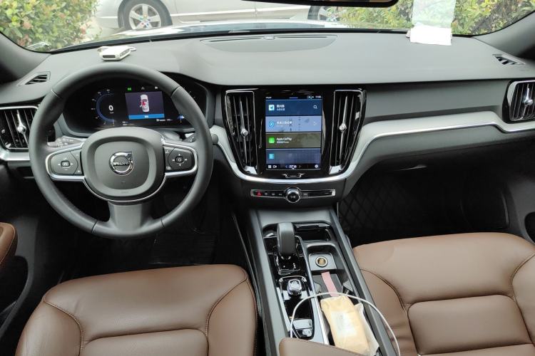 Used Volvo S60 2024 B4 Zhiyi Luxury Edition Center Console