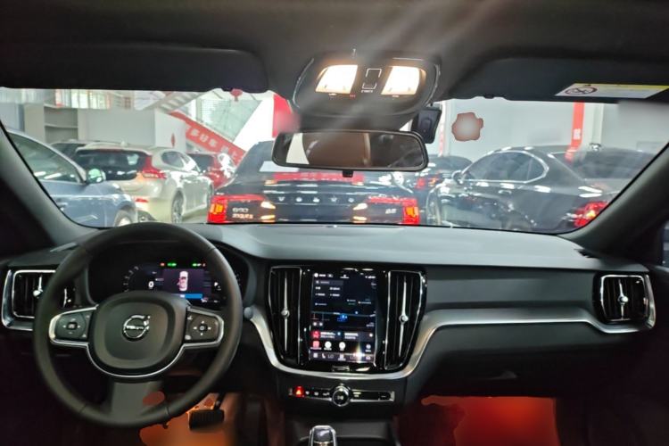 Used Volvo S60 2024 B4 Zhiyi Luxury Edition Center Console