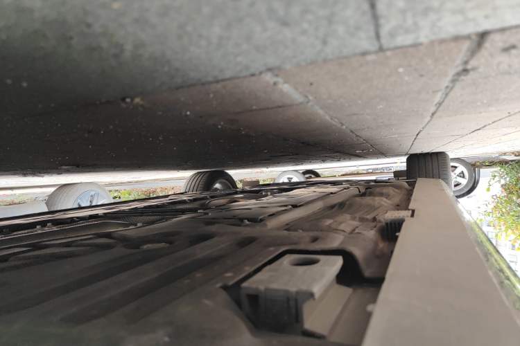 Used Volvo S60 2024 B4 Zhiyi Luxury Edition Chassis Rear Left