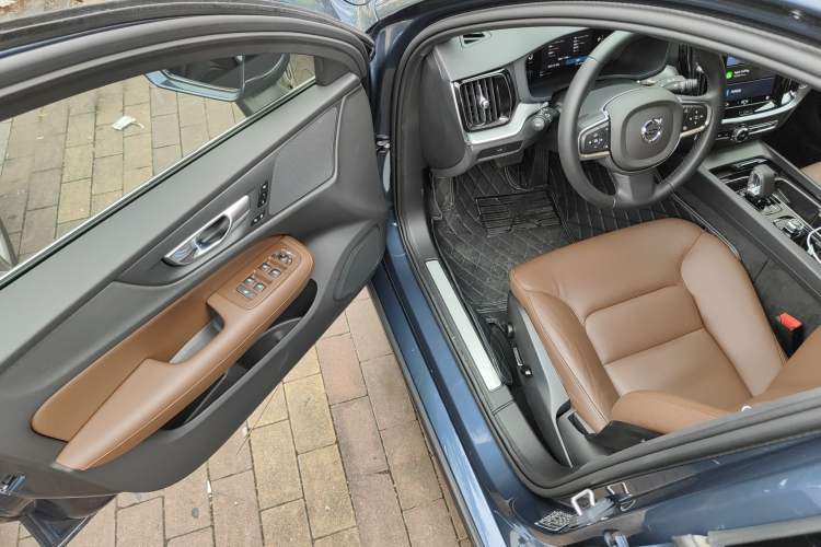 Used Volvo S60 2024 B4 Zhiyi Luxury Edition Driver Seat