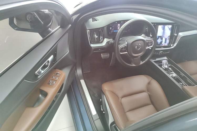 Used Volvo S60 2024 B4 Zhiyi Luxury Edition Driver Seat