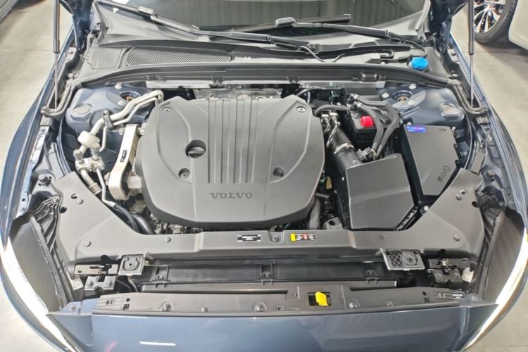 Used Volvo S60 2024 B4 Zhiyi Luxury Edition Engine Bay
