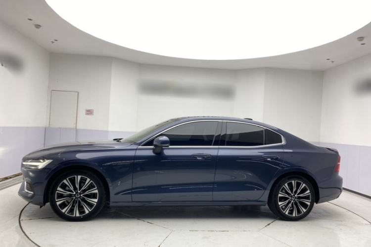 Used Volvo S60 2024 B4 Zhiyuan Luxury Edition Exterior 3