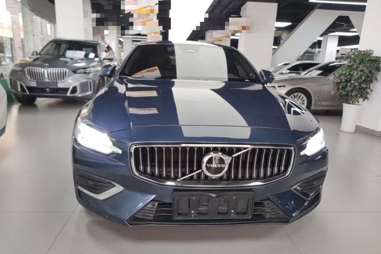 Used Volvo S60 2024 B4 Zhiyi Luxury Edition Front