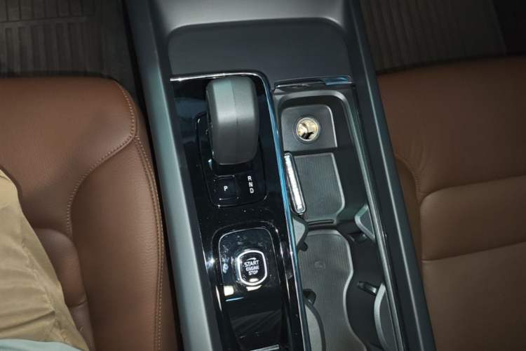 Used Volvo S60 2024 B4 Zhiyi Luxury Edition Gear Lever