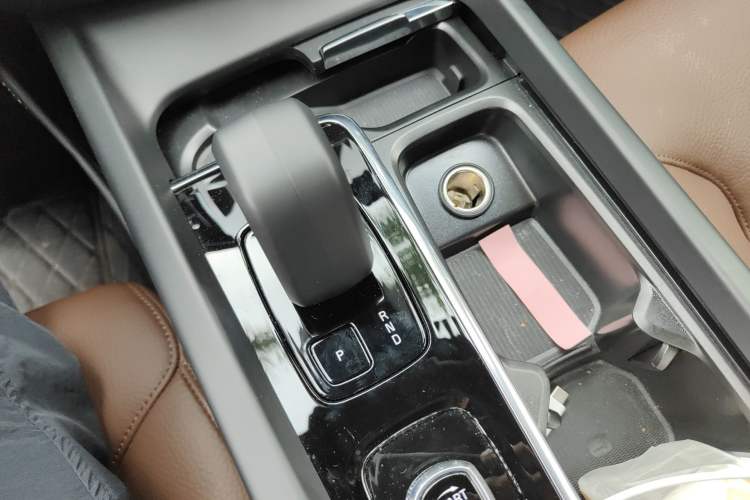 Used Volvo S60 2024 B4 Zhiyi Luxury Edition Gear Lever