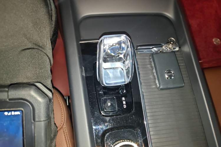 Used Volvo S60 2024 B4 Zhiyi Luxury Edition Gear Lever