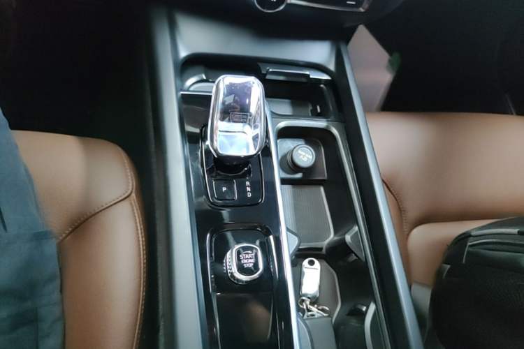 Used Volvo S60 2024 B4 Zhiyi Luxury Edition Gear Lever