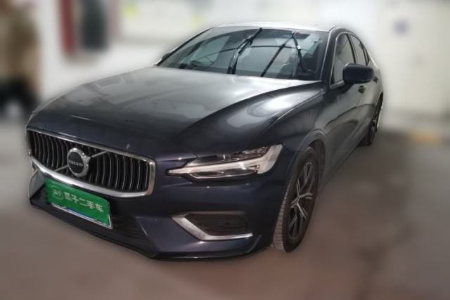 Volvo S60 2024 B4 Zhiyi Luxury Edition usata
