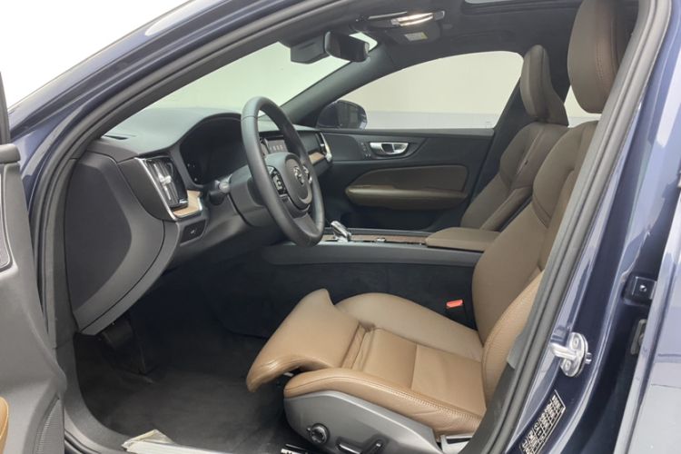 Used Volvo S60 2024 B4 Zhiyuan Luxury Edition Interior 2