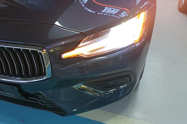 Used Volvo S60 2024 B4 Zhiyi Luxury Edition Left Front Headlight