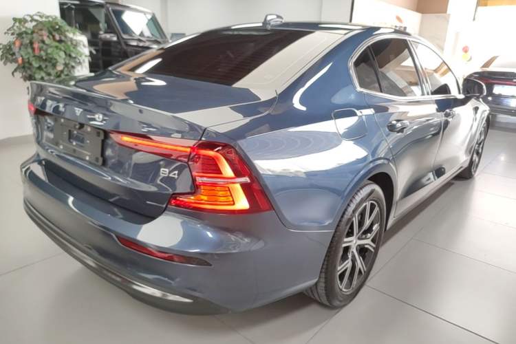 Used Volvo S60 2024 B4 Zhiyi Luxury Edition Rear Right 45 Deg