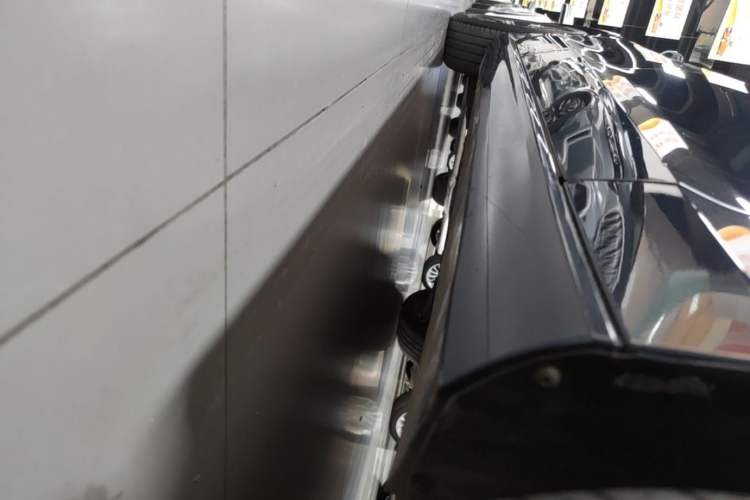 Used Volvo S60 2024 B4 Zhiyi Luxury Edition Right Side Sill