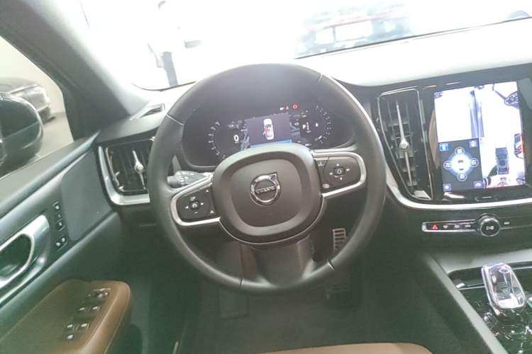 Used Volvo S60 2024 B4 Zhiyi Luxury Edition Steering Wheel
