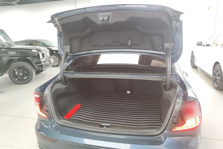 Used Volvo S60 2024 B4 Zhiyi Luxury Edition Trunk