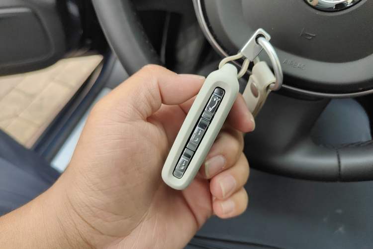 Used Volvo S60 2024 B4 Zhiyi Luxury Edition Vehicle Key