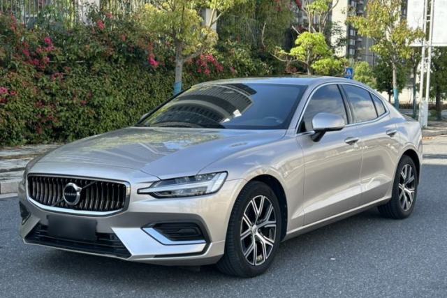 Used Volvo S60 2024 B4 Zhiyi Luxury Edition