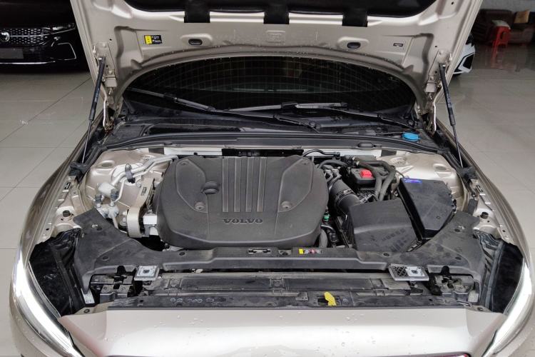 Used Volvo S60 2024 B4 Zhiyi Luxury Edition Engine Bay