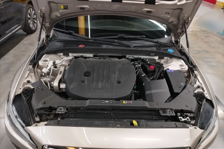 Used Volvo S60 2024 B4 Zhiyi Luxury Edition Engine Bay