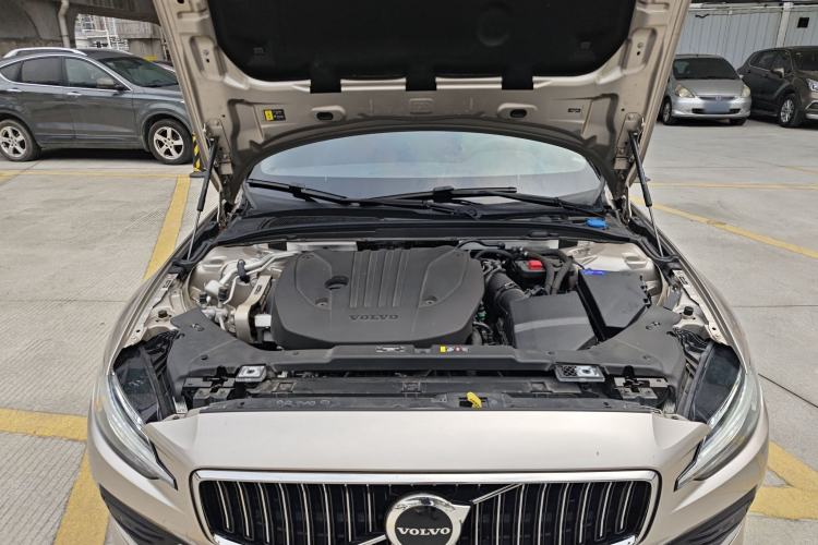 Used Volvo S60 2024 B4 Zhiyi Luxury Edition Engine Bay