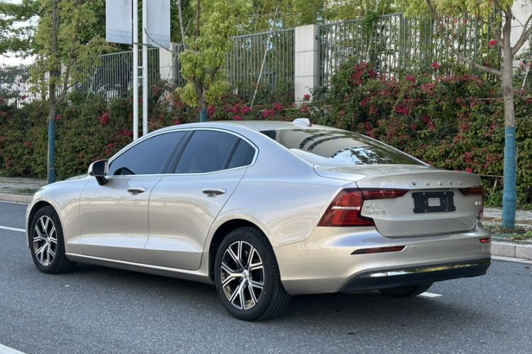 Used Volvo S60 2024 B4 Zhiyi Luxury Edition Exterior 1