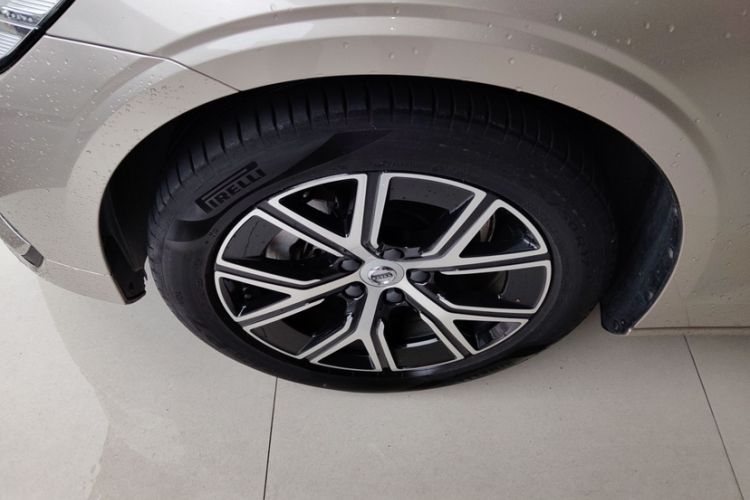 Used Volvo S60 2024 B4 Zhiyi Luxury Edition Exterior 10