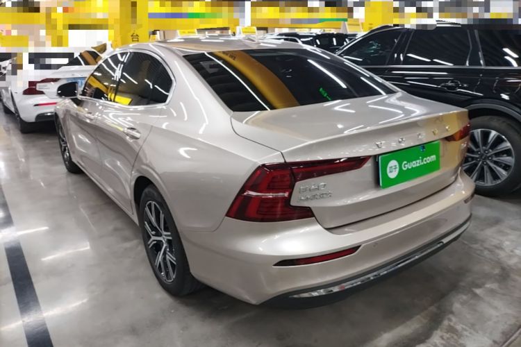 Used Volvo S60 2024 B4 Zhiyi Luxury Edition Exterior 2
