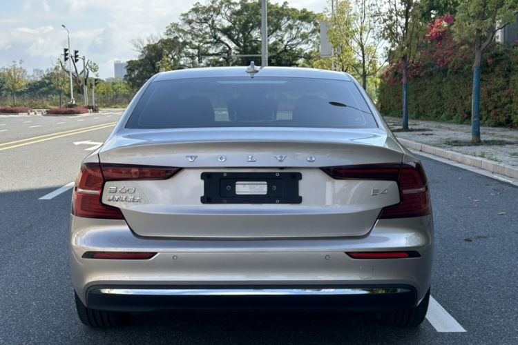 Used Volvo S60 2024 B4 Zhiyi Luxury Edition Exterior 7