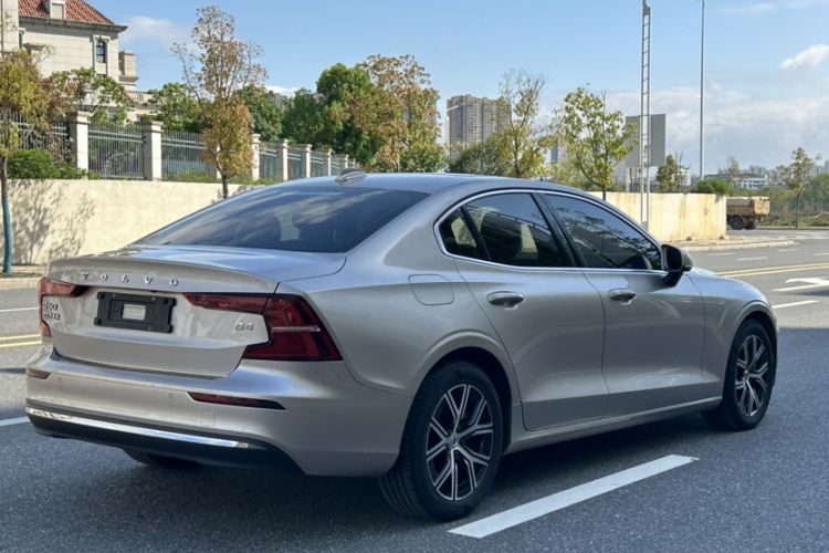 Used Volvo S60 2024 B4 Zhiyi Luxury Edition Exterior 8