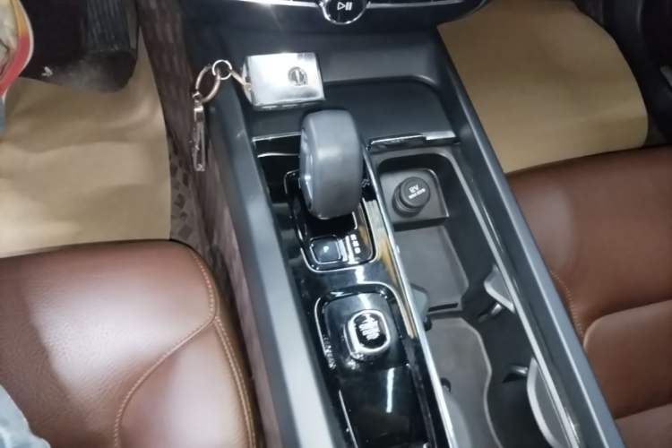 Used Volvo S60 2024 B4 Zhiyi Luxury Edition Gear Lever