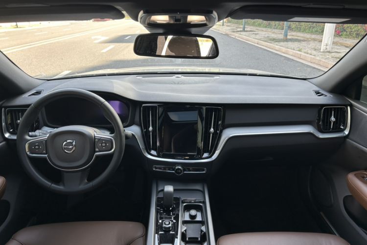Used Volvo S60 2024 B4 Zhiyi Luxury Edition Interior 3