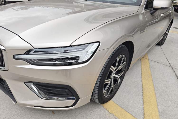 Used Volvo S60 2024 B4 Zhiyi Luxury Edition Left Front Headlight