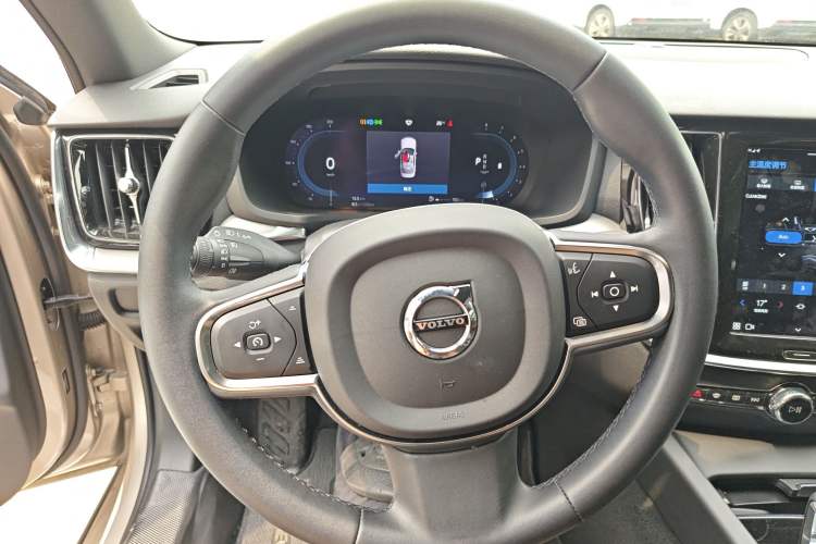 Used Volvo S60 2024 B4 Zhiyi Luxury Edition Steering Wheel