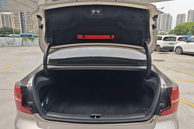 Used Volvo S60 2024 B4 Zhiyi Luxury Edition Trunk