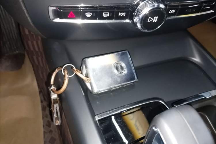 Used Volvo S60 2024 B4 Zhiyi Luxury Edition Vehicle Key