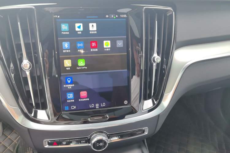 Used Volvo S60 2024 B4 Zhiyi Luxury Edition Audio And AC Panel
