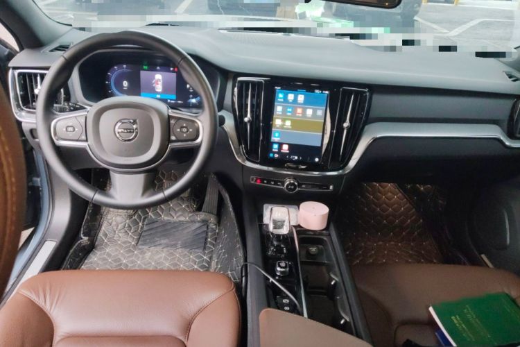 Used Volvo S60 2024 B4 Zhiyi Luxury Edition Center Console