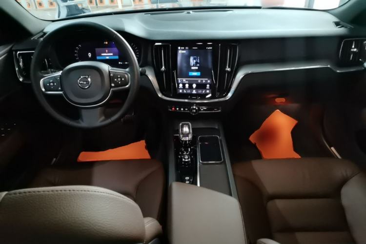 Used Volvo S60 2024 B4 Zhiyi Luxury Edition Center Console