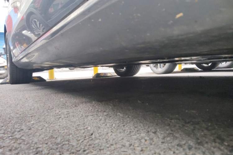 Used Volvo S60 2024 B4 Zhiyi Luxury Edition Chassis Front Right