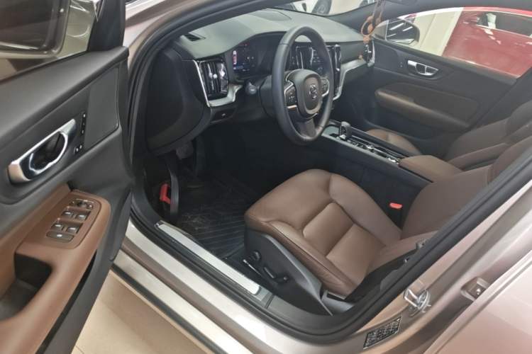 Used Volvo S60 2024 B4 Zhiyi Luxury Edition Driver Seat