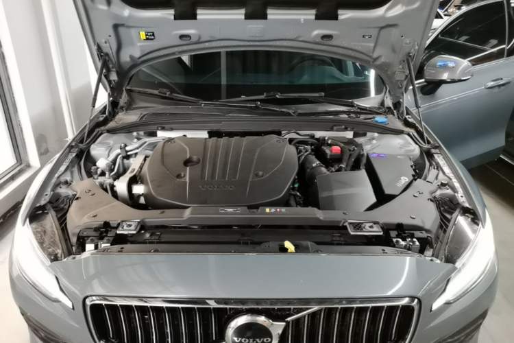 Used Volvo S60 2024 B4 Zhiyi Luxury Edition Engine Bay