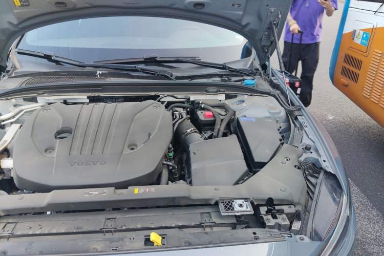 Used Volvo S60 2024 B4 Zhiyuan Luxury Edition Engine Bay Left