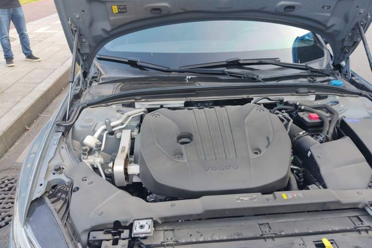 Used Volvo S60 2024 B4 Zhiyuan Luxury Edition Engine Bay Right