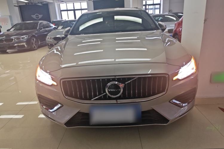 Used Volvo S60 2024 B4 Zhiyi Luxury Edition Front