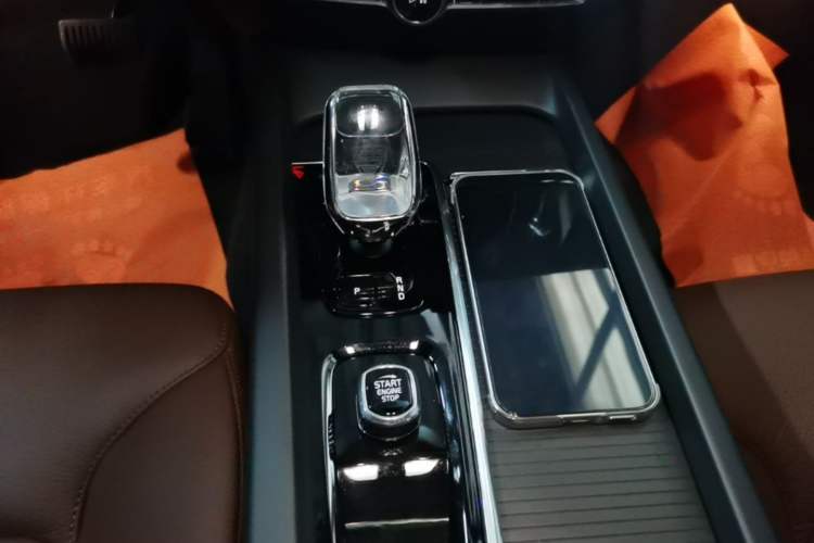 Used Volvo S60 2024 B4 Zhiyi Luxury Edition Gear Lever