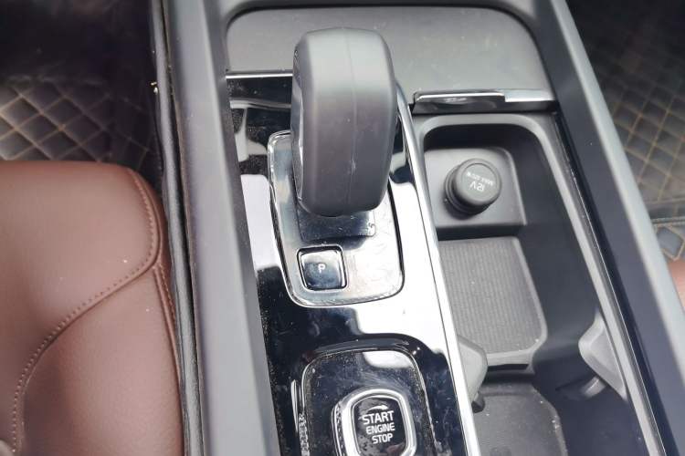 Used Volvo S60 2024 B4 Zhiyi Luxury Edition Gear Lever