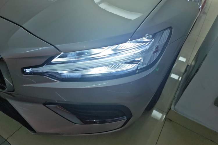 Used Volvo S60 2024 B4 Zhiyi Luxury Edition Left Front Headlight