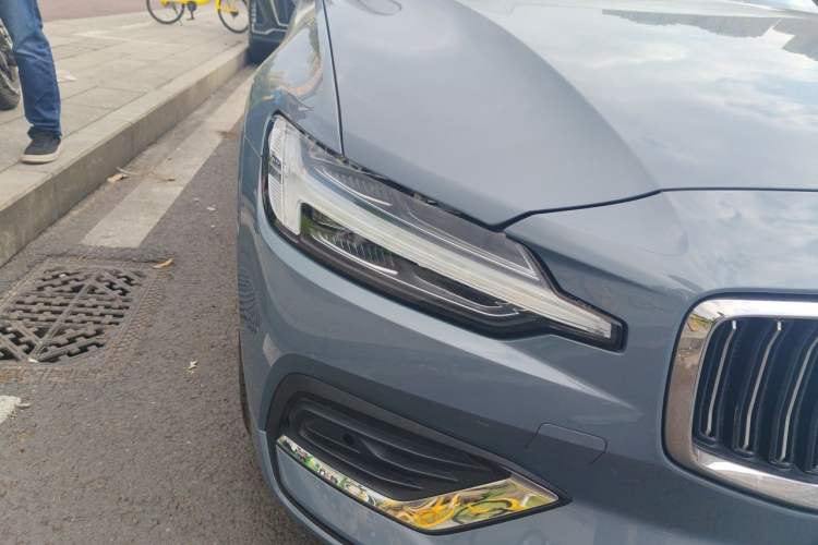 Used Volvo S60 2024 B4 Zhiyuan Luxury Edition Right Front Headlight
